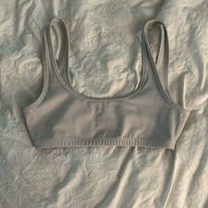 Aritzia TNA sports bra